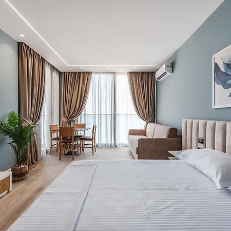 Sun Apartment *